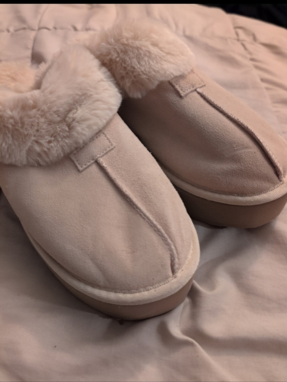 ✨ NWOT Joyspun sz9 Slippers